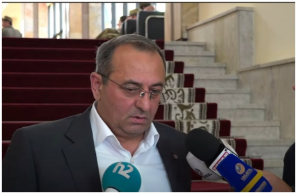 Набросились на Артура Саркисяна, после чего напали всей ГД-аевской шайкой – Арцвик Минасян (видео)